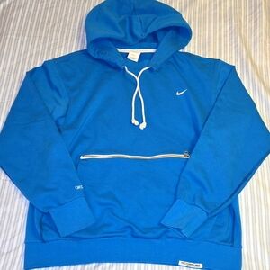 Nike Standard Issue Hoodie
